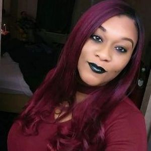 Meet your Posher, Casandra